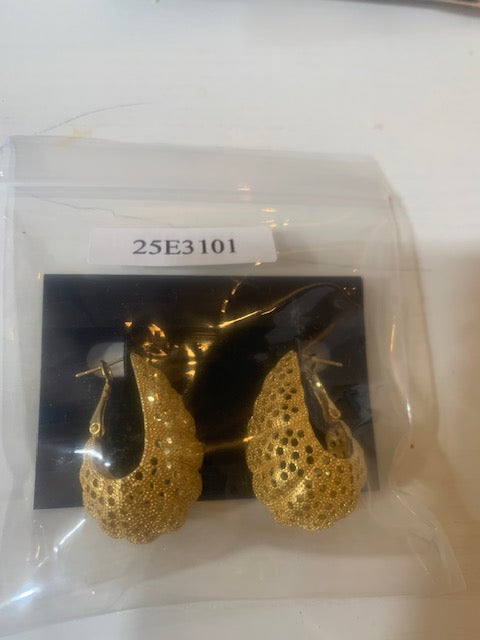 Gold Filagree Puffy Hoop Earring - 25E3101