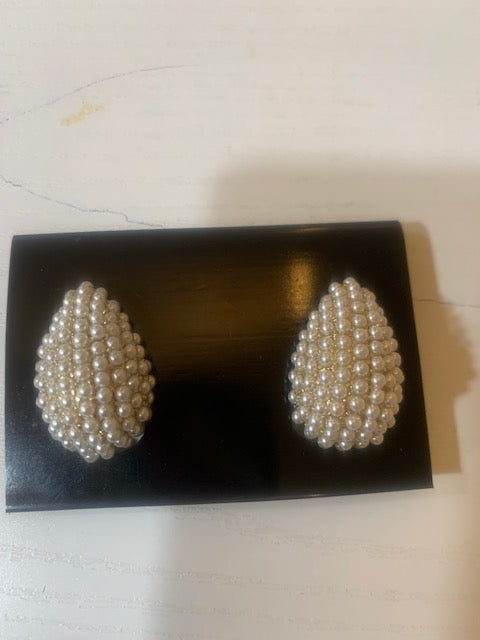 Gold Pearl Caviar Teardrop Clip Earring-28E7977