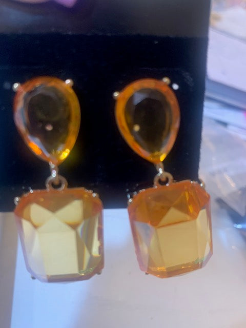 Gold Topaz Dangle Earring - 68E8735